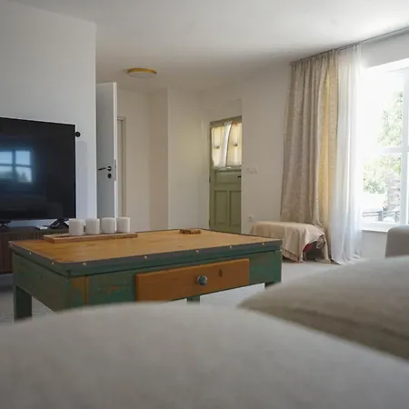 Villa House Ad Finem Vilae