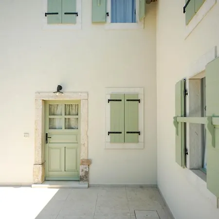 House Ad Finem Vilae Villa *
