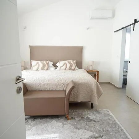 House Ad Finem Vilae Vila *