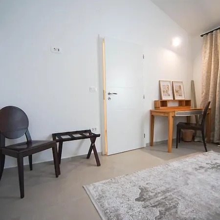 House Ad Finem Vilae Vila