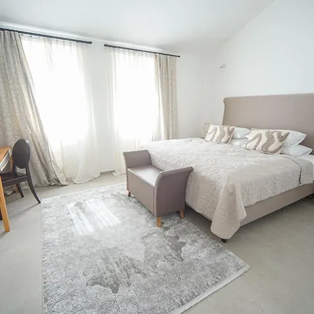 House Ad Finem Vilae Vila