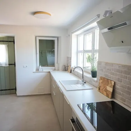 House Ad Finem Vilae Vila *